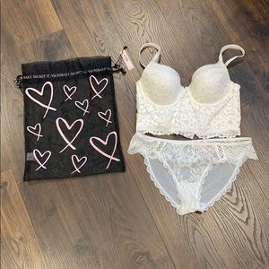 VS Bundle - NWT panties & NWOT bra